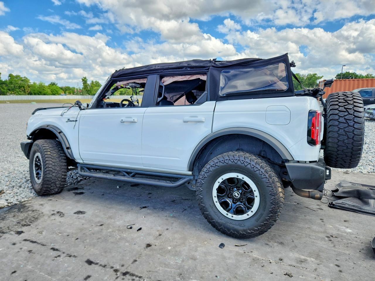 2022 Ford Bronco Base - Фото 2