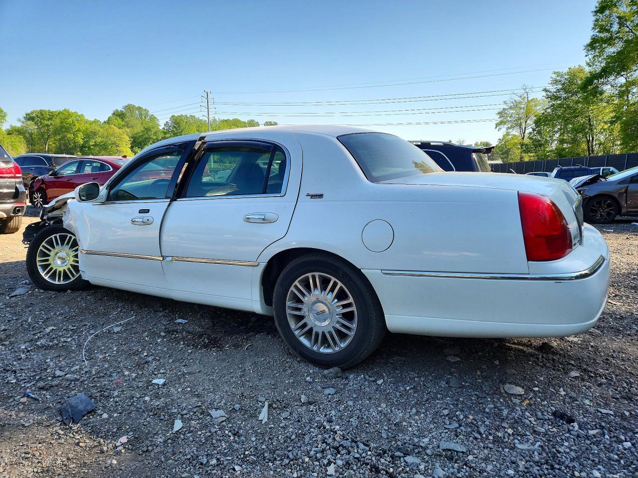 2006 Lincoln Town Car Signature Limited - Фото 2
