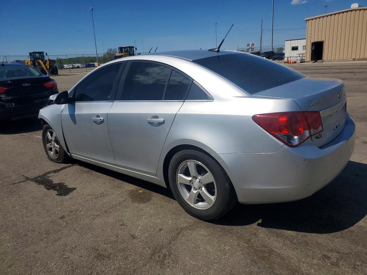 2012 Chevrolet Cruze Lt - Image 2