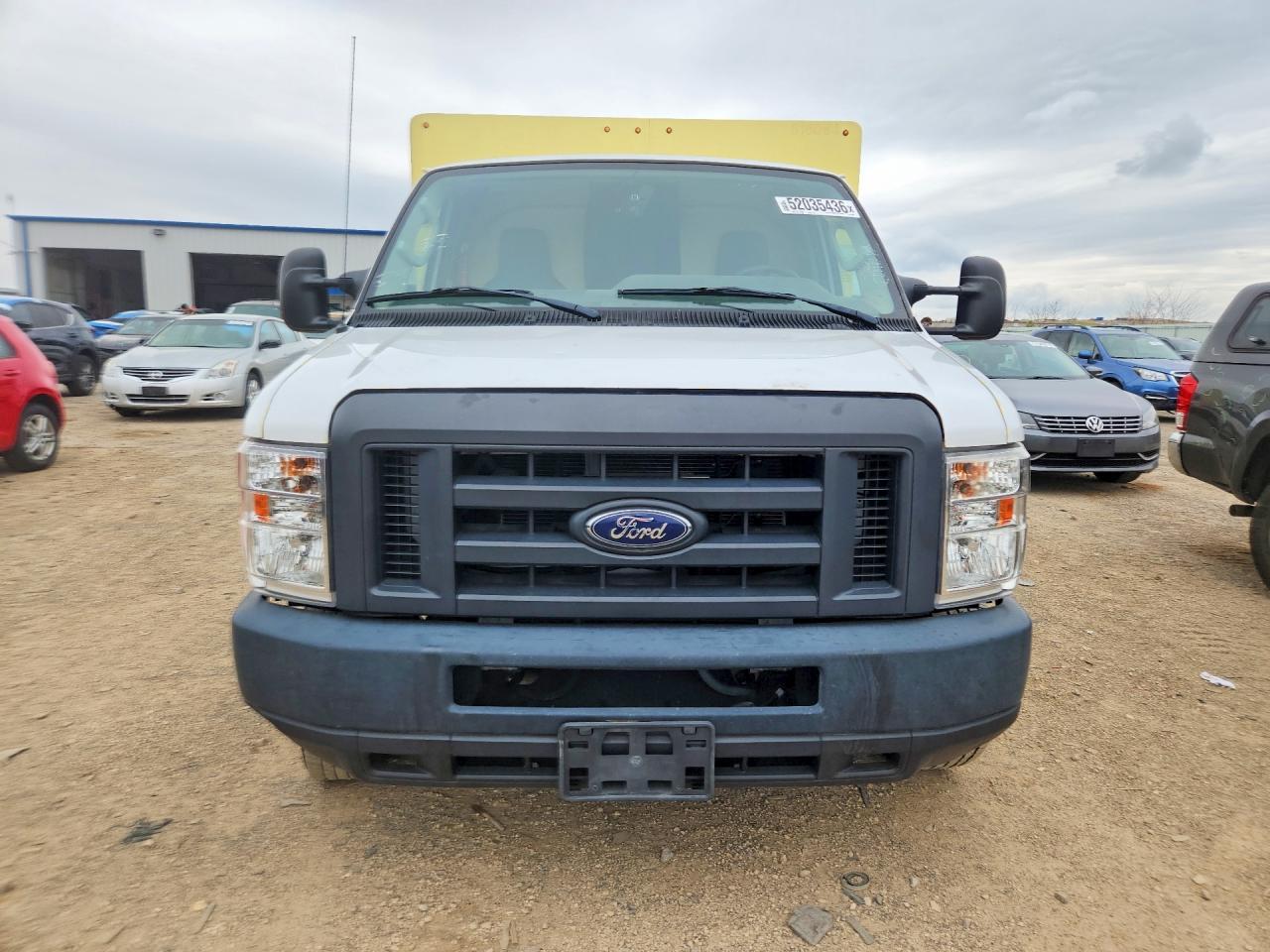 2018 Ford Econoline E450 Super Duty Cutaway Van - Image 5
