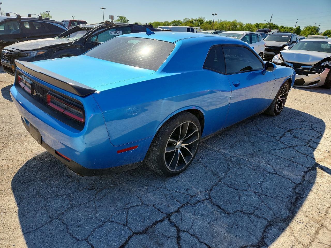 2016 Dodge Challenger R - Image 3