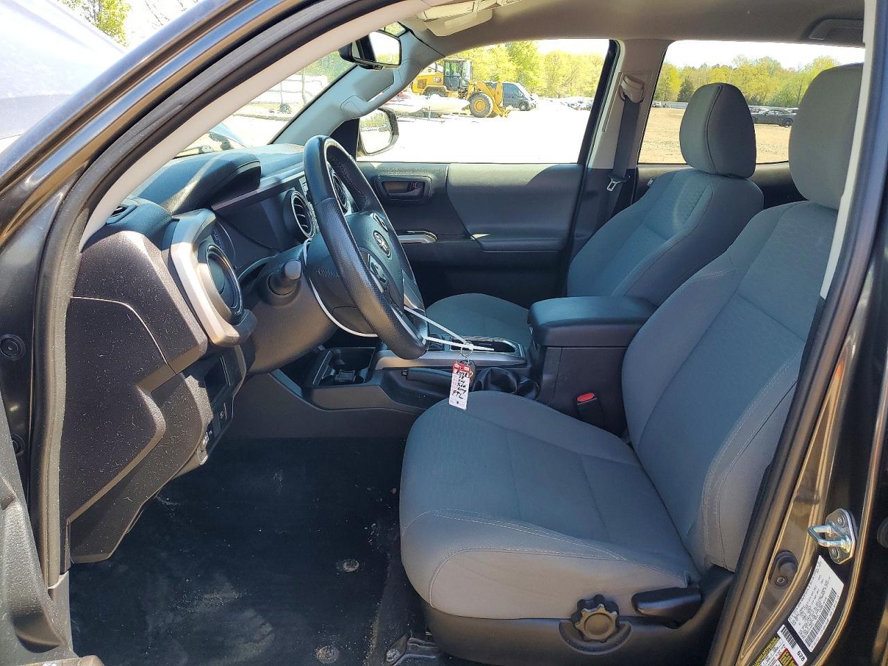 2018 Toyota Tacoma Sr5 V6 - Image 7