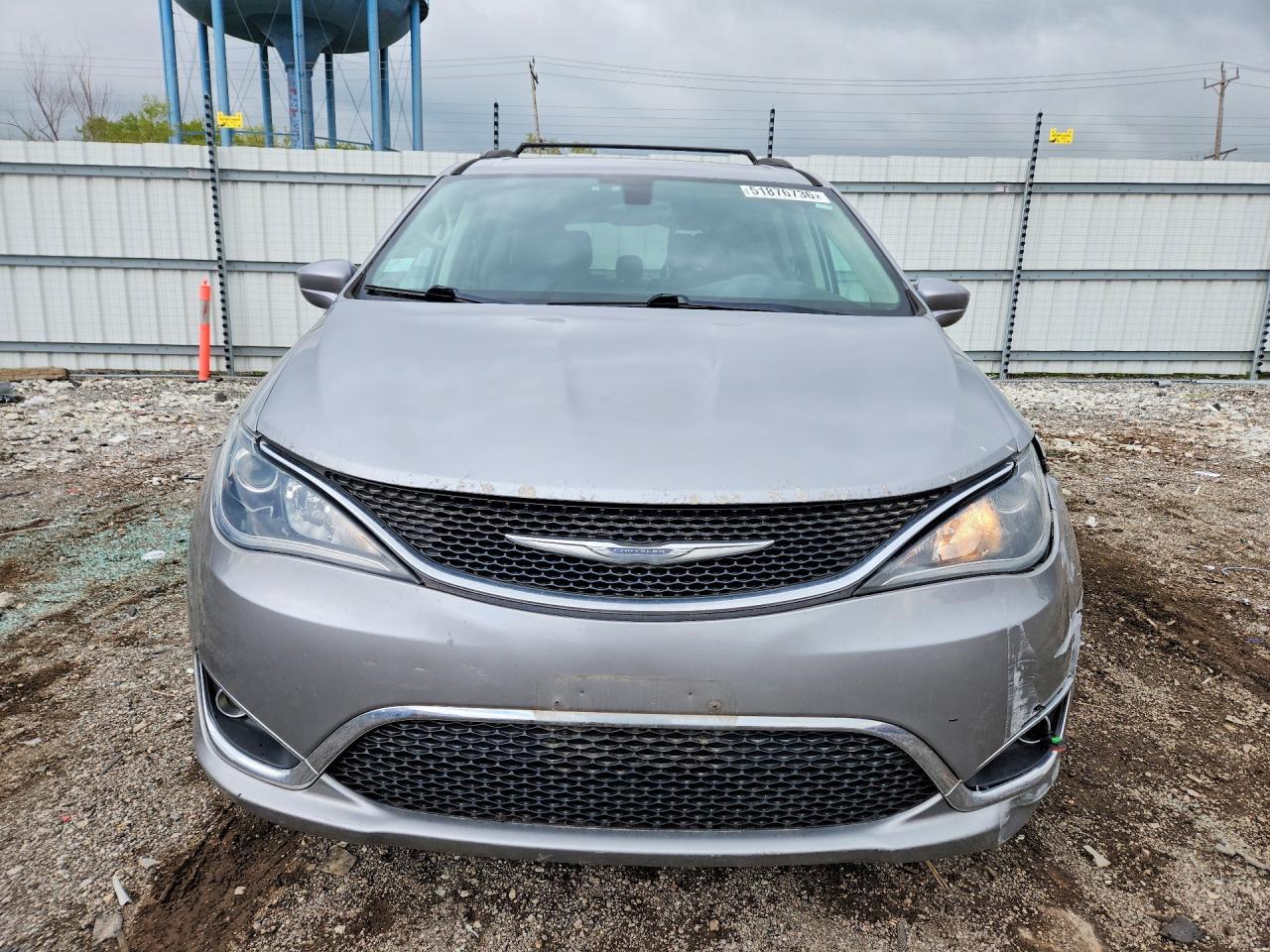 2017 Chrysler Pacifica Touring L - Image 5