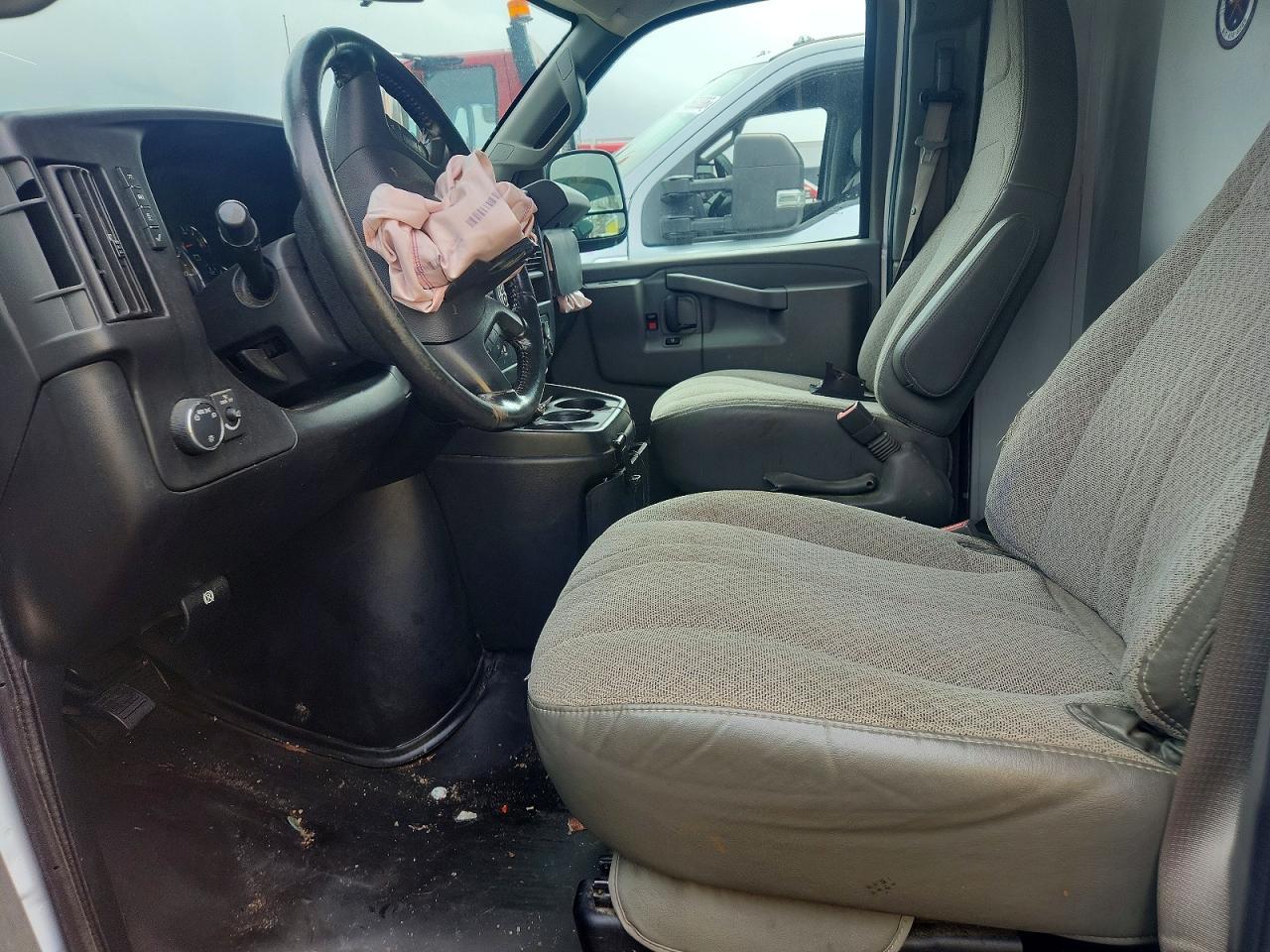 2020 Chevrolet Express Utility / Service Truck - Фото 7