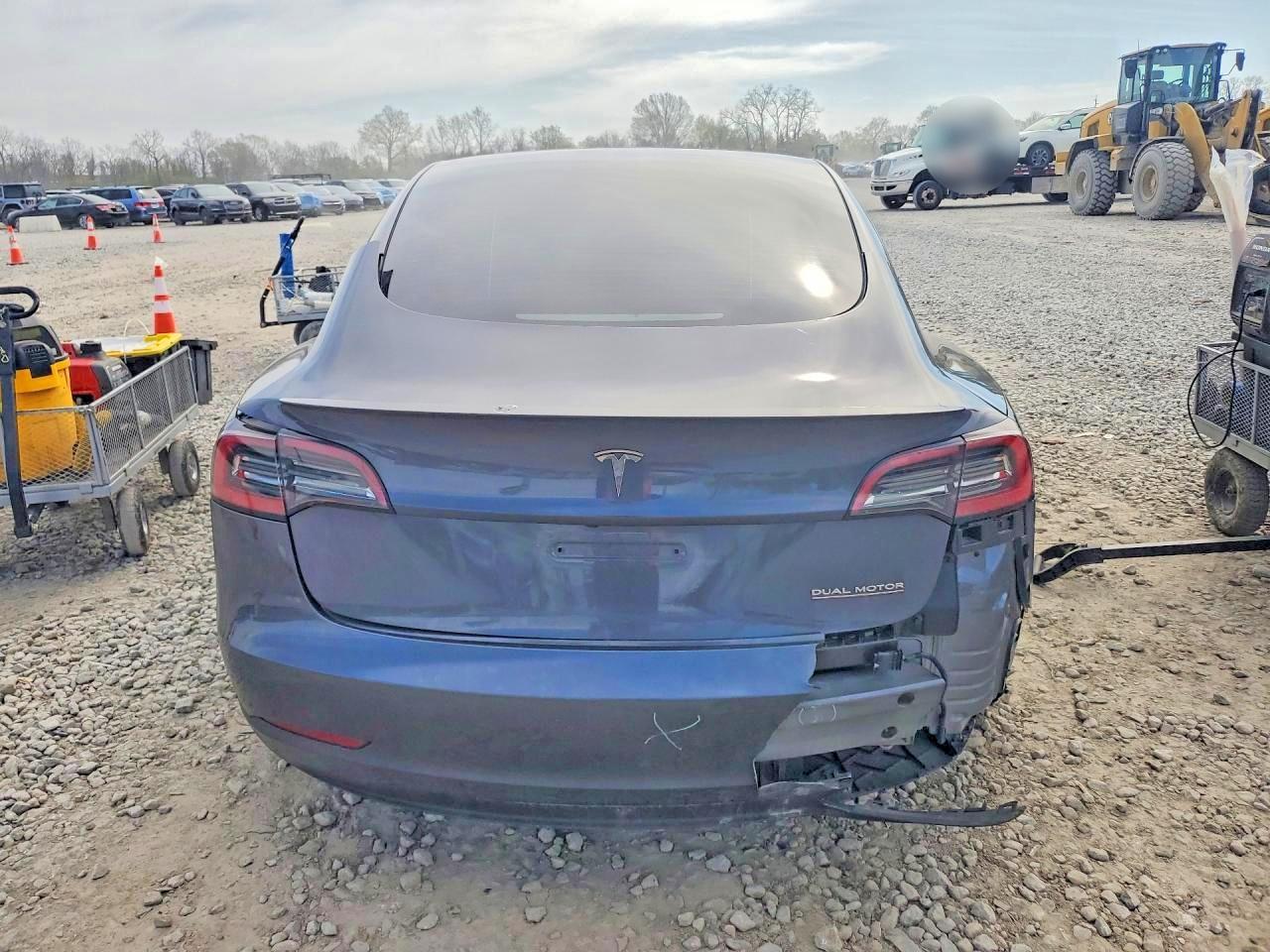 2023 Tesla Model 3 - Image 6