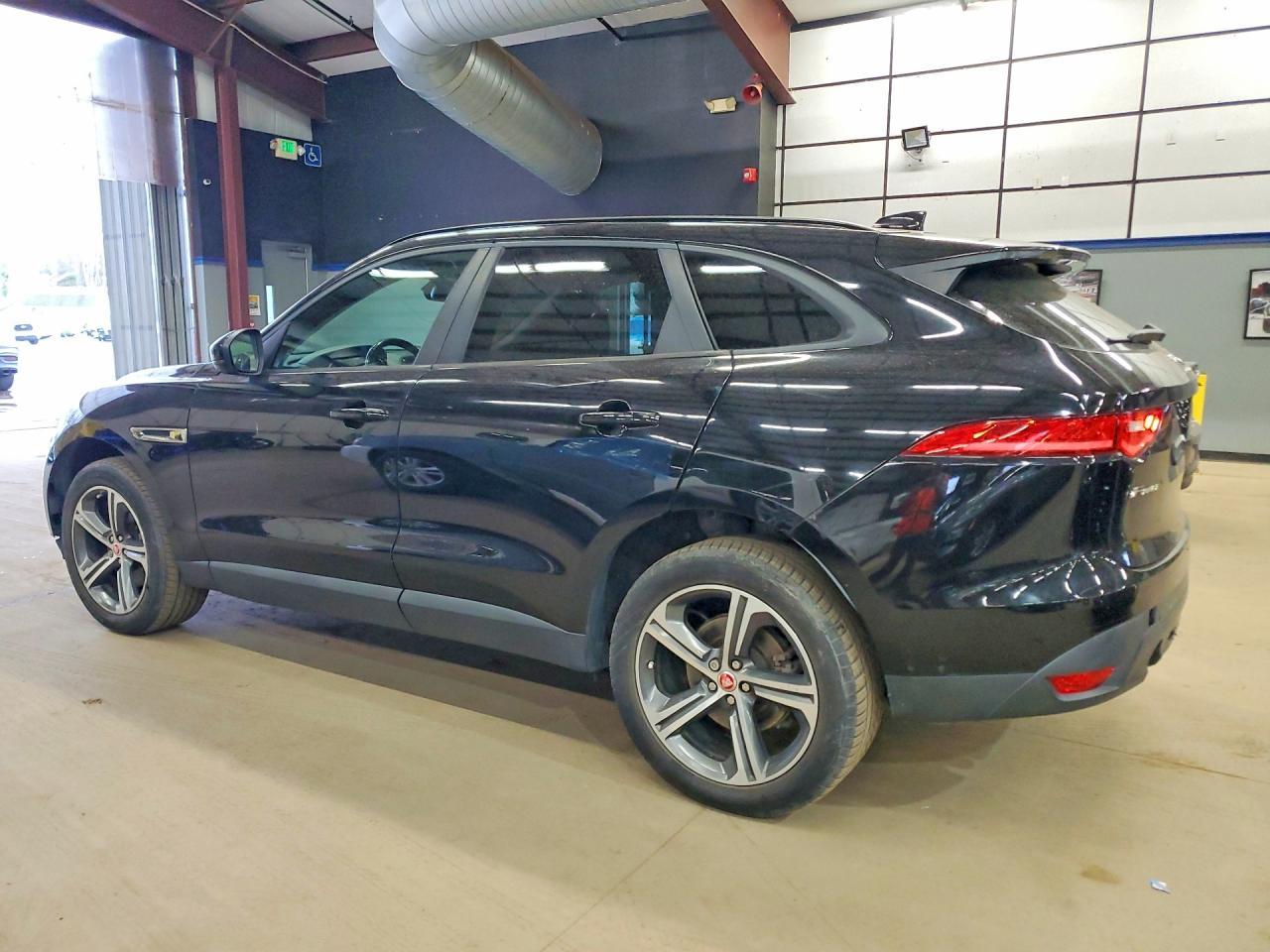 2017 Jaguar F-Pace Premium - Фото 2