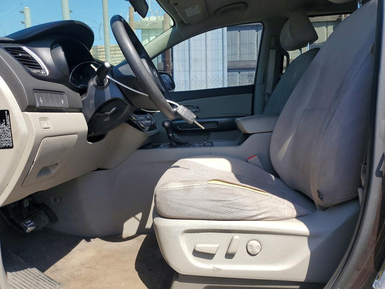 2016 Kia Sedona Lx - Фото 7