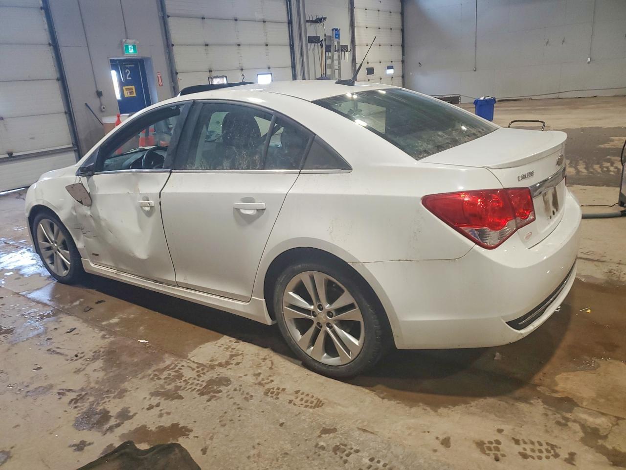 2014 Chevrolet Cruze Lt - Image 2