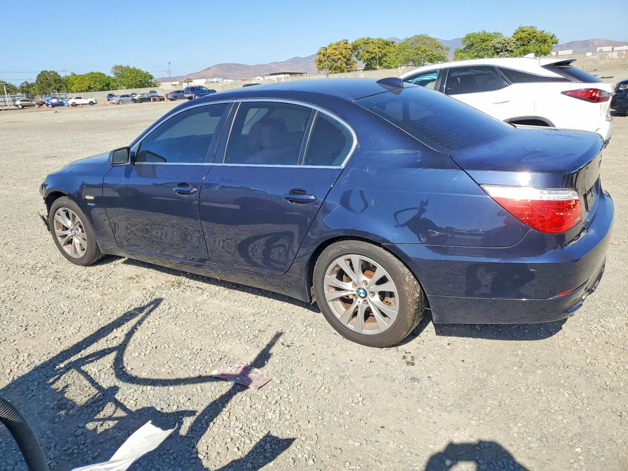 2010 BMW 535 Xi - Фото 2