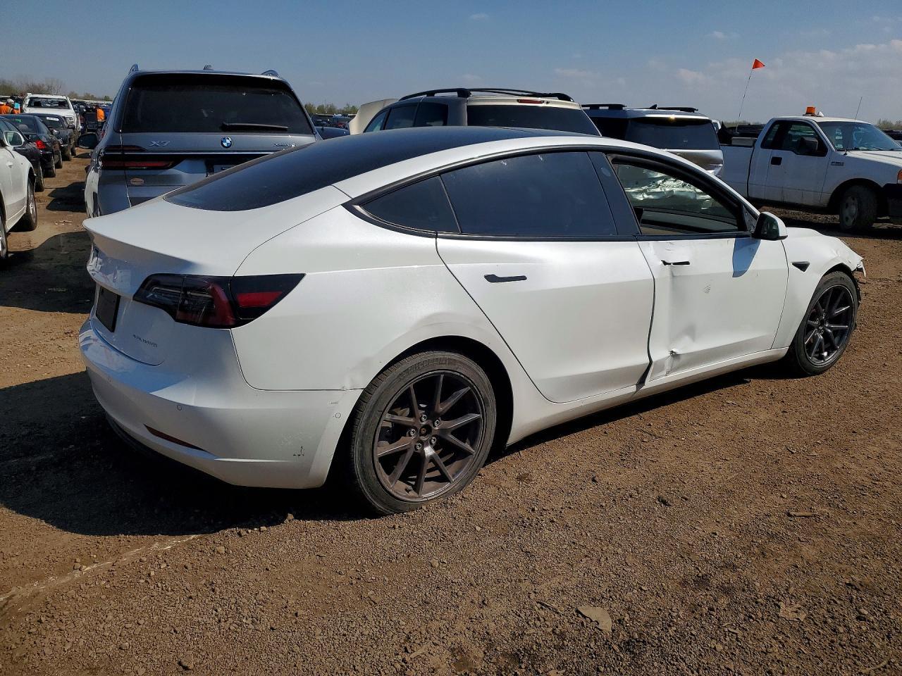 2021 Tesla Model 3 - Фото 3