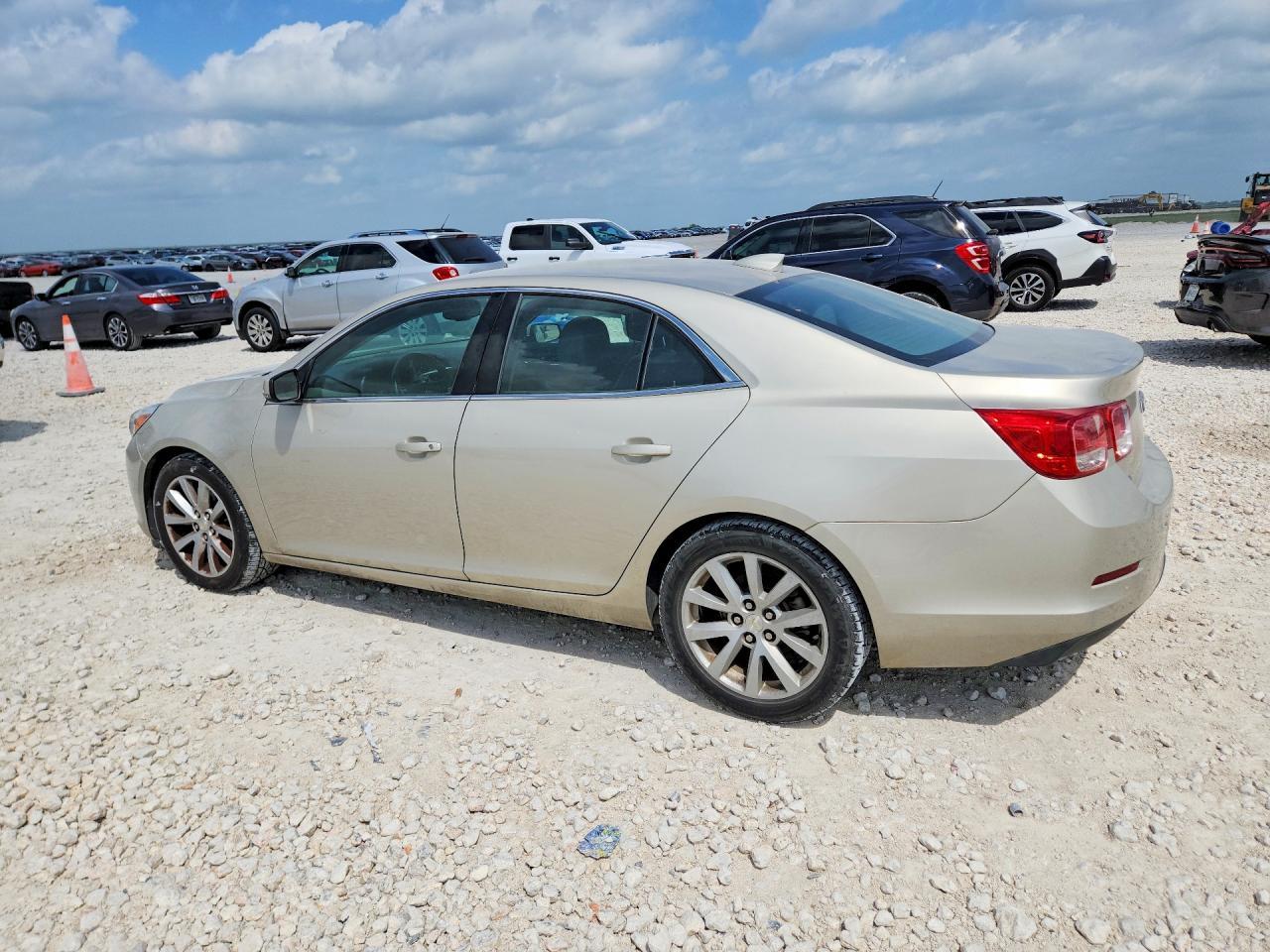 2015 Chevrolet Malibu 2Lt - Фото 2
