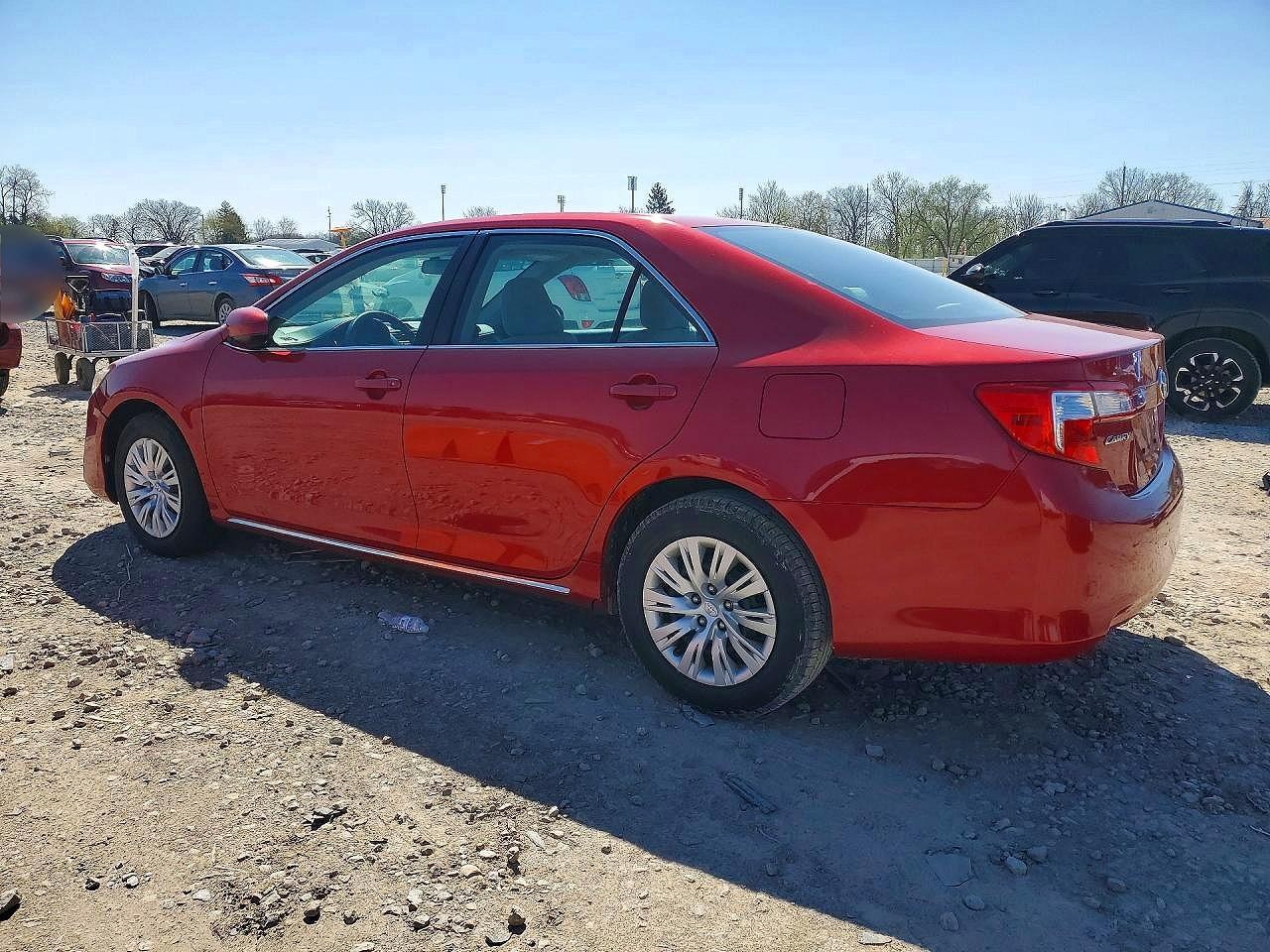 2014 Toyota Camry Le - Фото 2