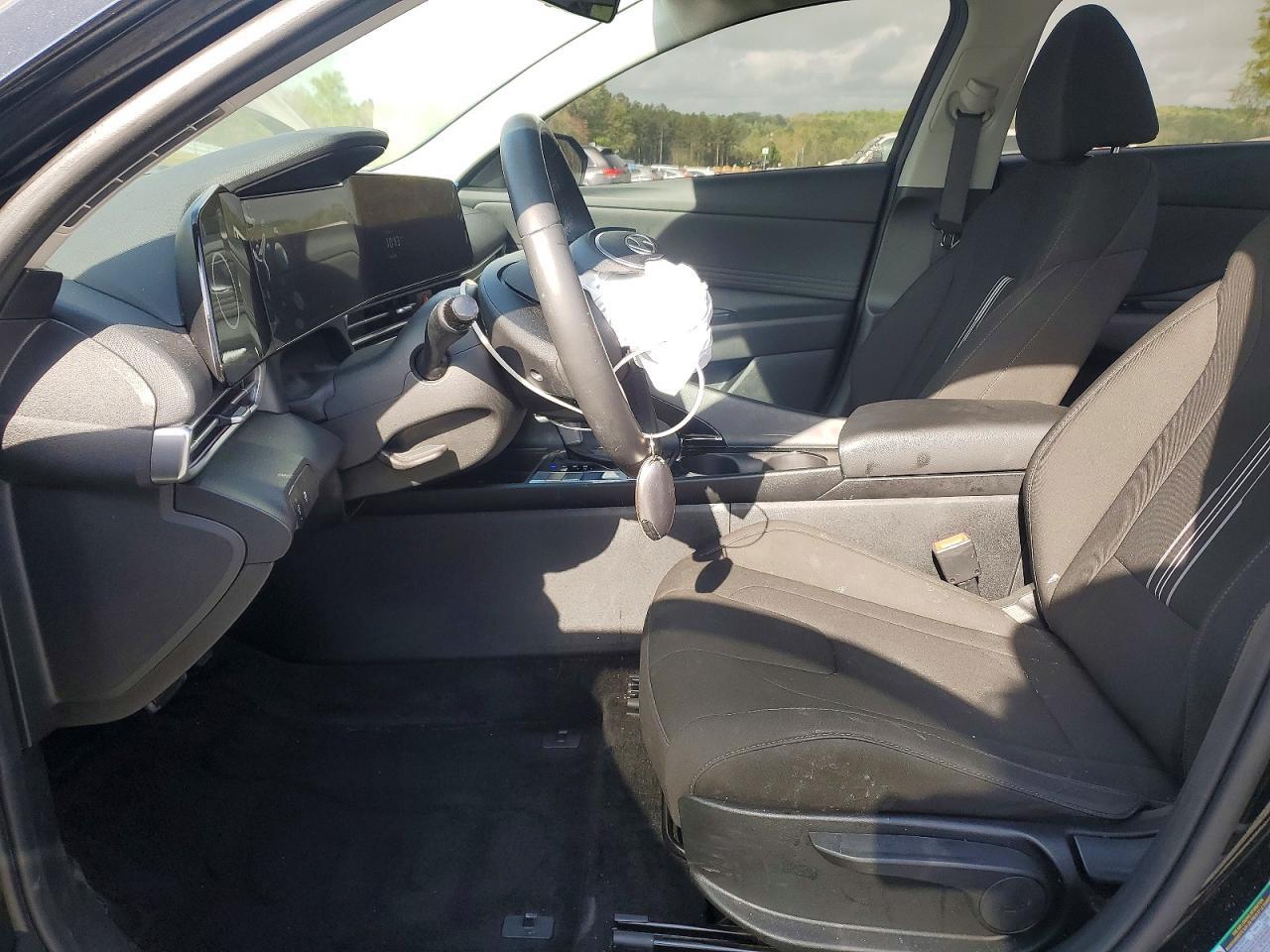 2025 Hyundai Elantra Sel Convenience - Фото 7