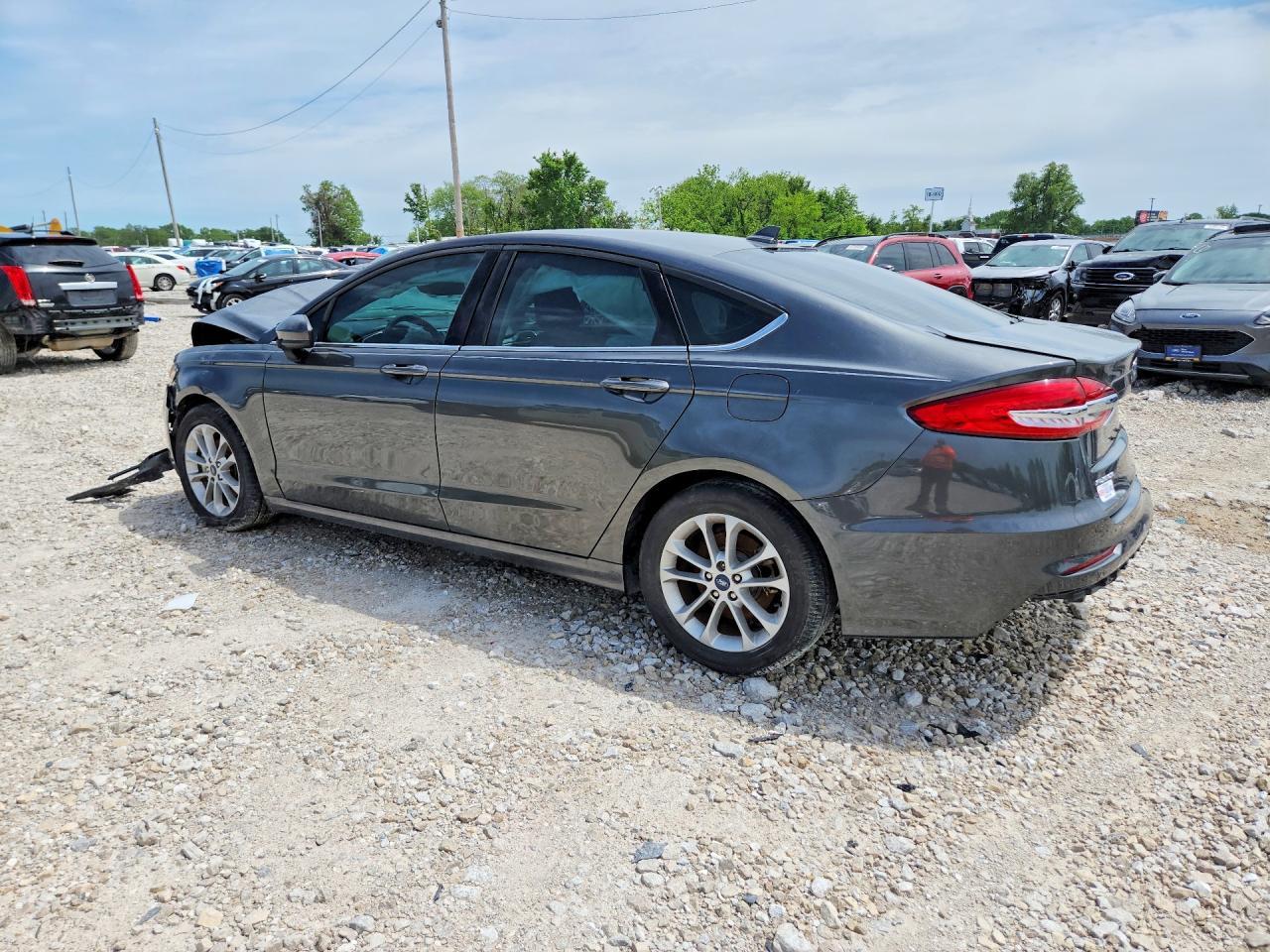 2020 Ford Fusion Se - Фото 2