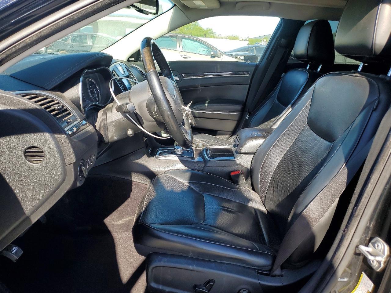 2017 Chrysler 300C - Фото 7