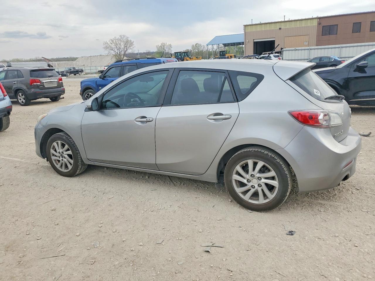 2013 Mazda 3 I - Image 2