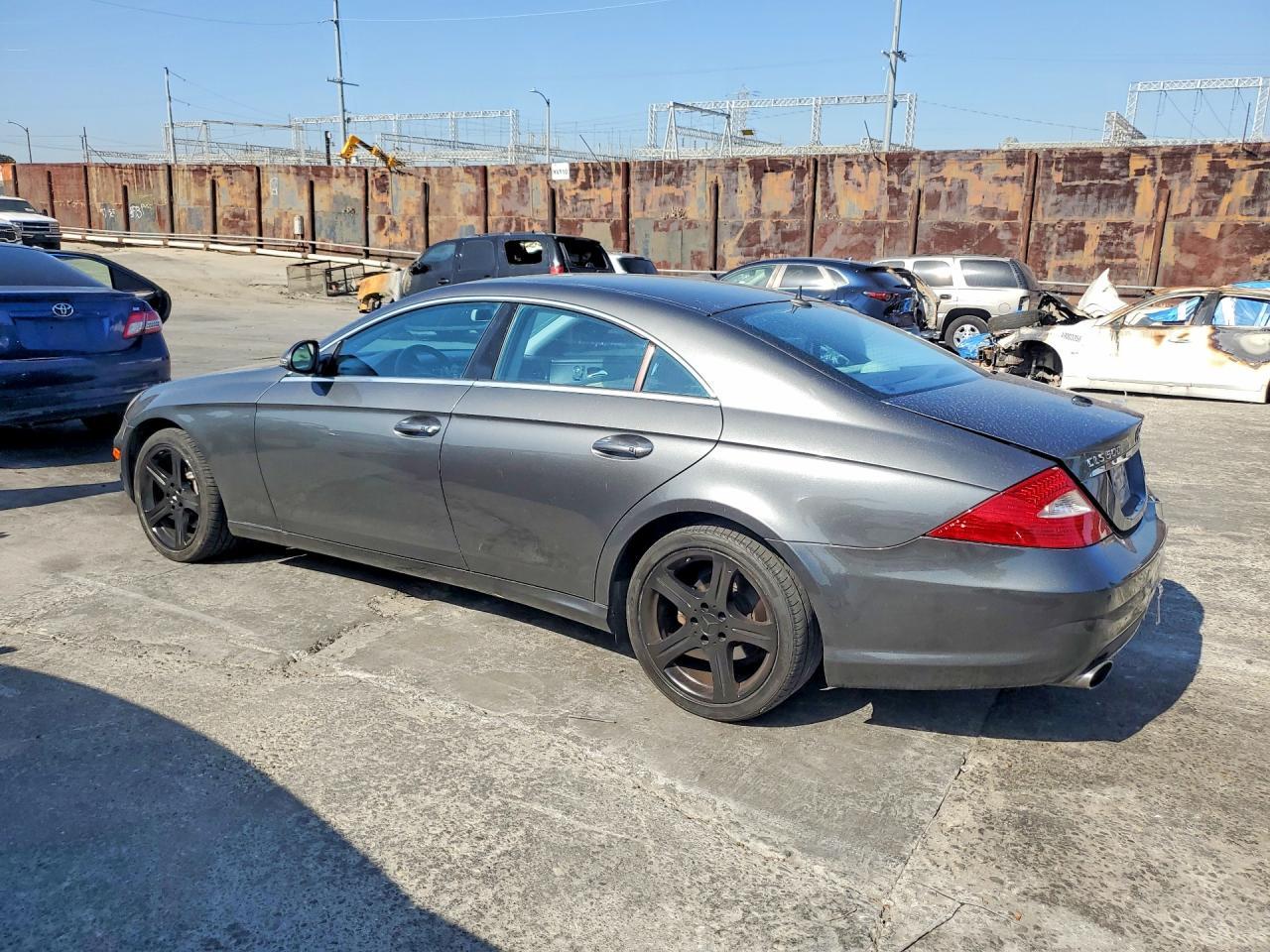 2006 Mercedes-Benz Cls 500C - Image 2