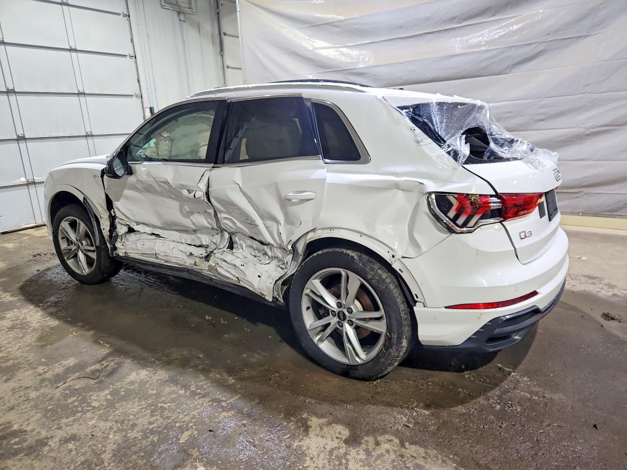 2022 Audi Q3 Premium S Line 45 - Фото 2