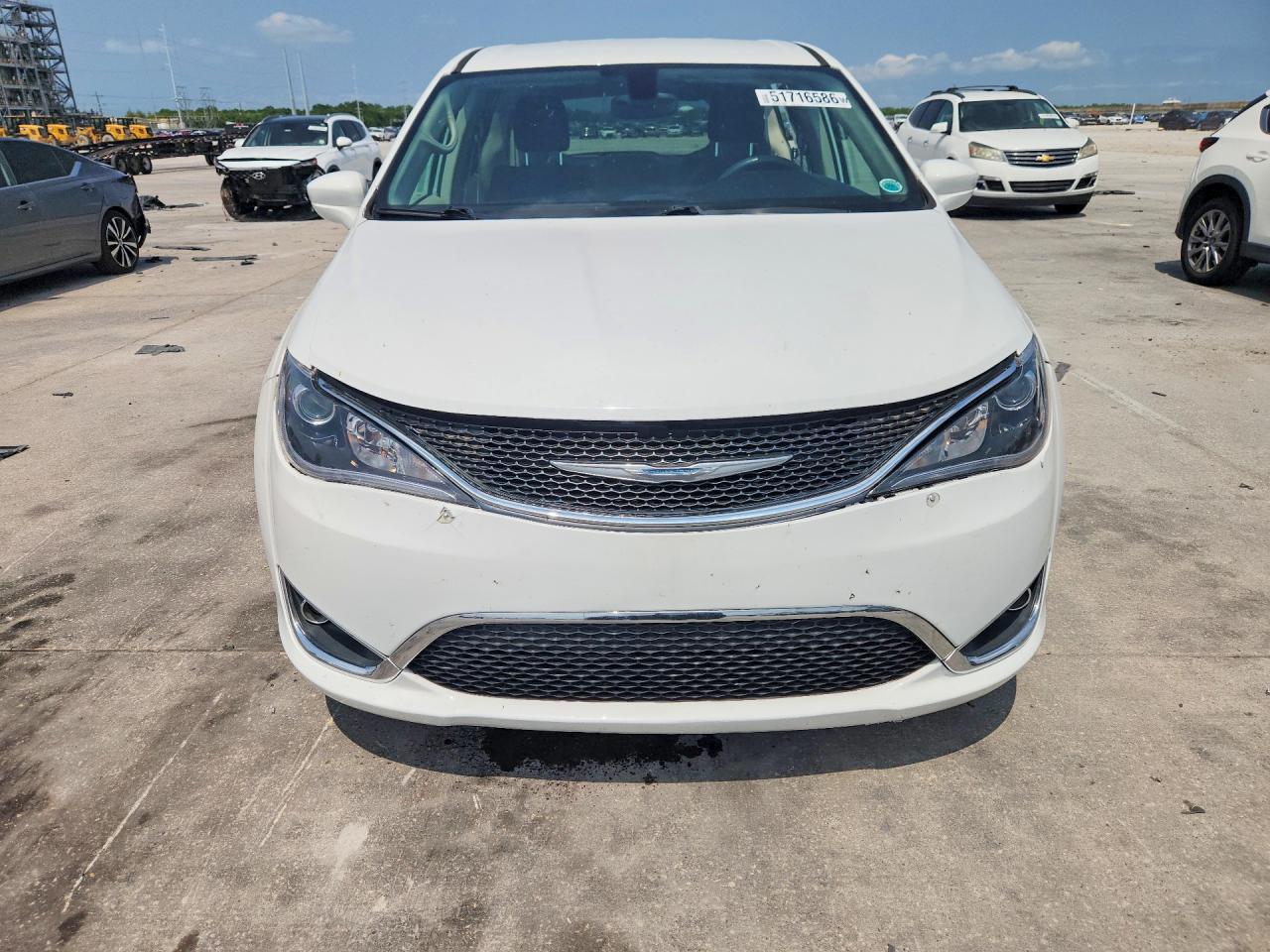 2018 Chrysler Pacifica Touring Plus - Фото 5