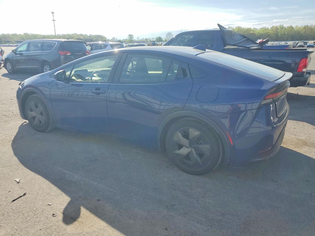 2023 Toyota Prius Le - Фото 2