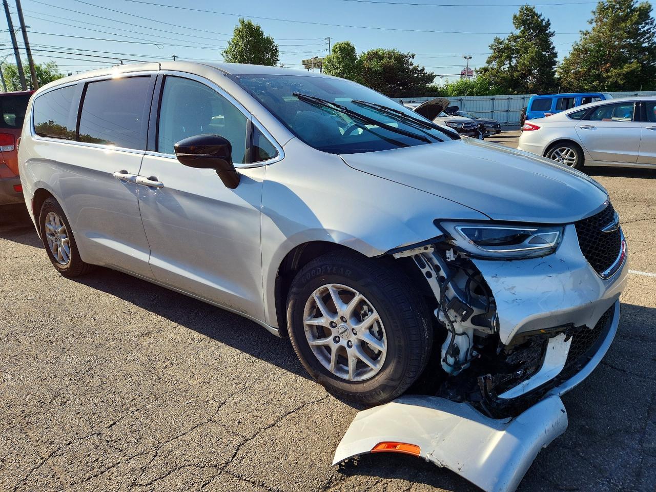 2024 Chrysler Pacifica Touring L - Фото 4
