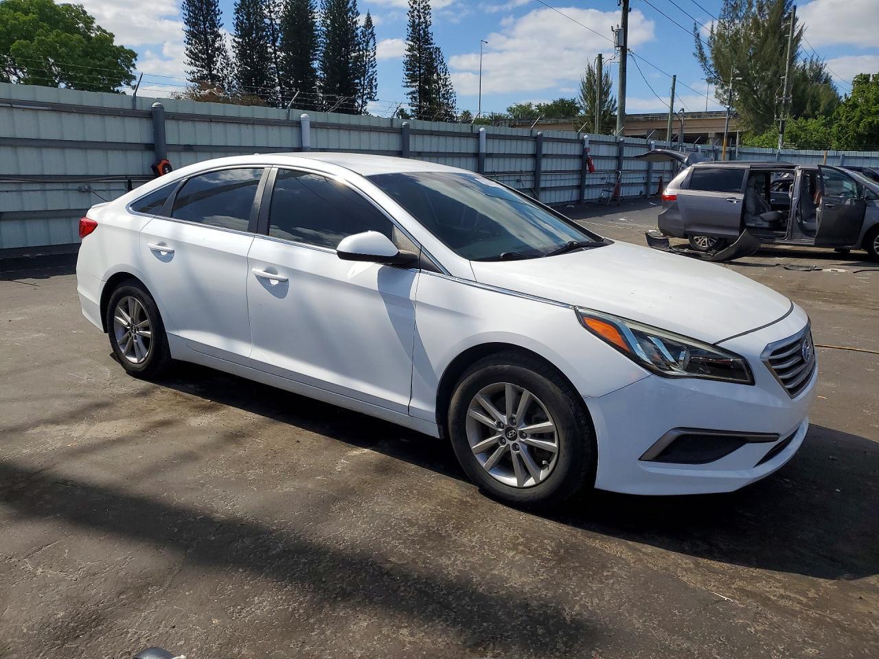 2016 Hyundai Sonata Se - Image 4