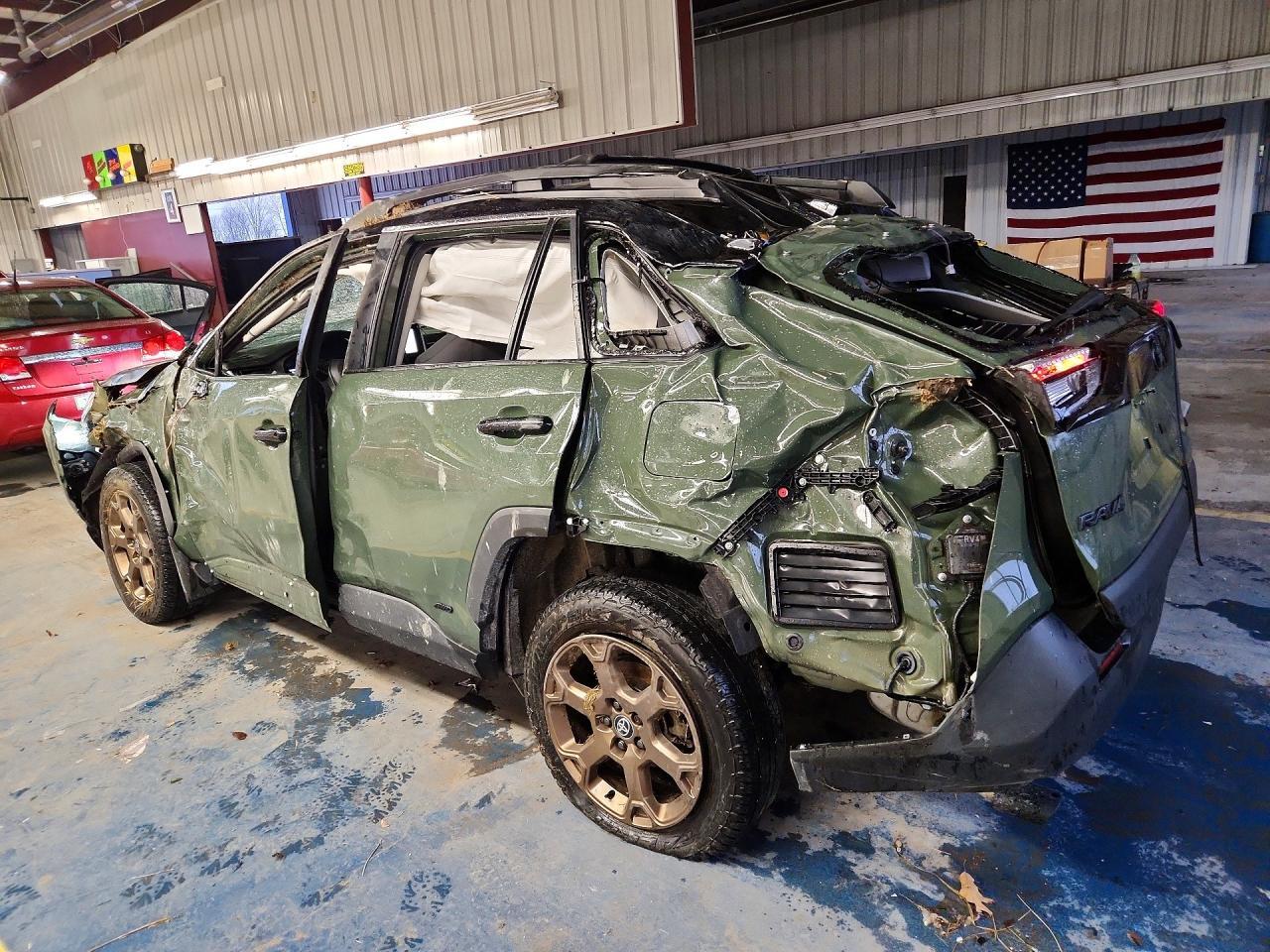 2024 Toyota Rav4 Hybrid Woodland Edition - Фото 2