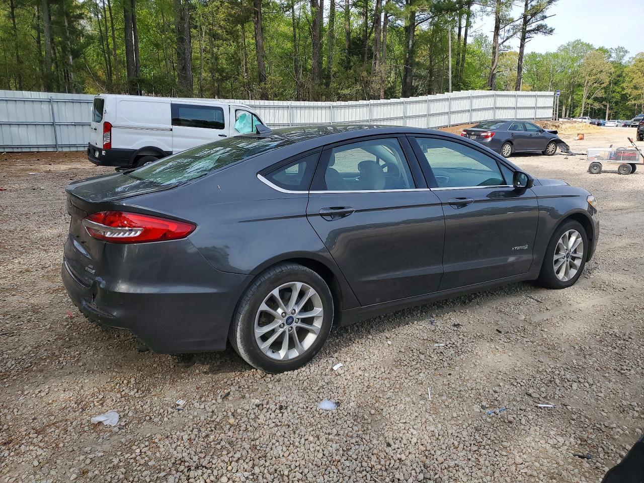 2019 Ford Fusion Se - Фото 3
