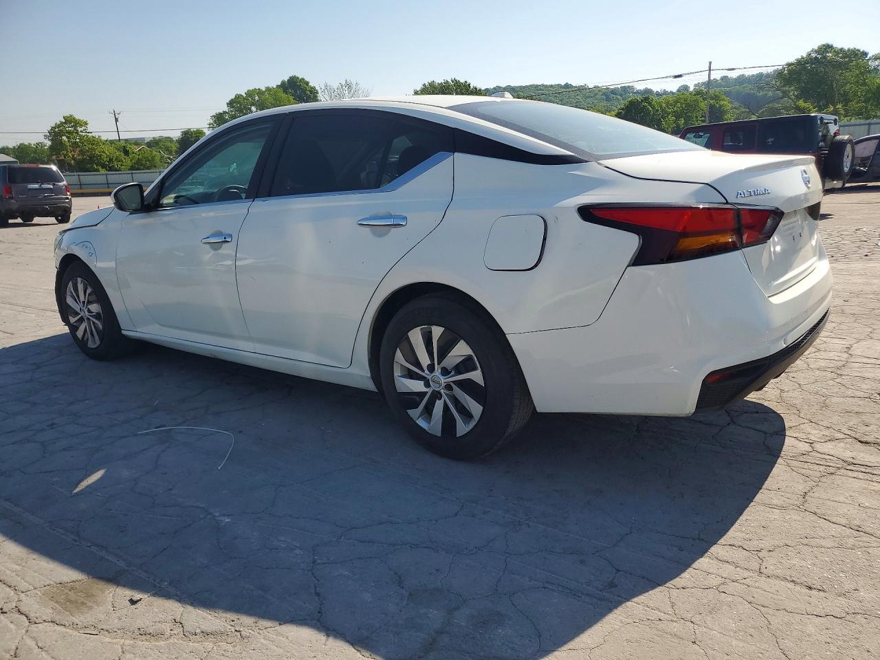 2020 Nissan Altima S - Фото 2