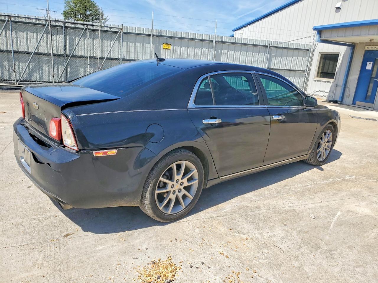 2011 Chevrolet Malibu Ltz - Image 3