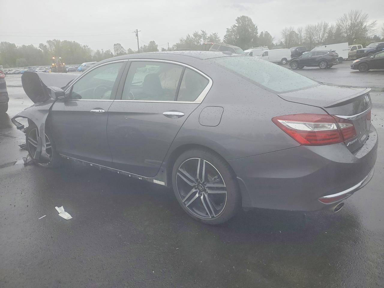 2017 Honda Accord Touring - Фото 2