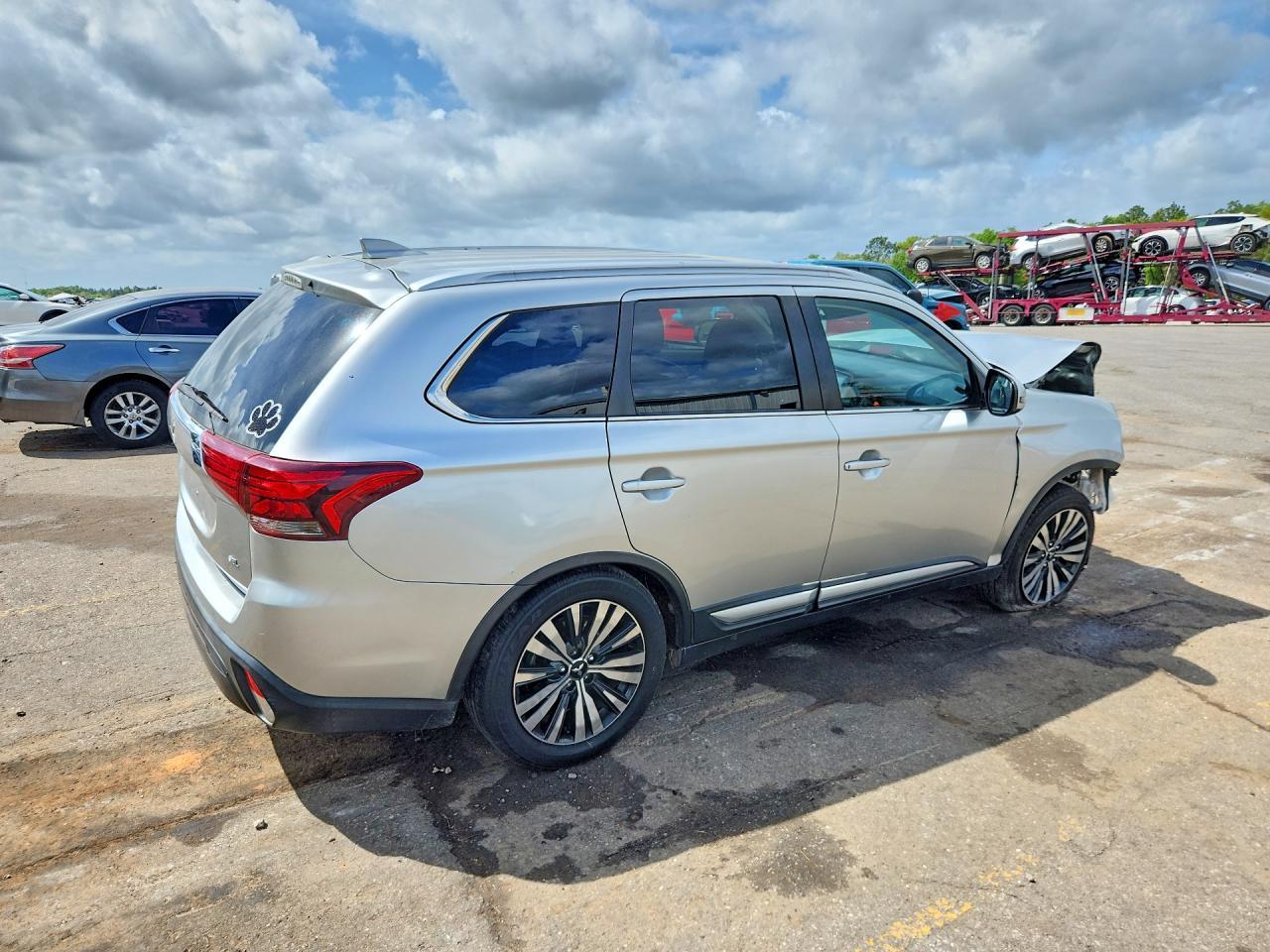 2020 Mitsubishi Outlander Se - Фото 3