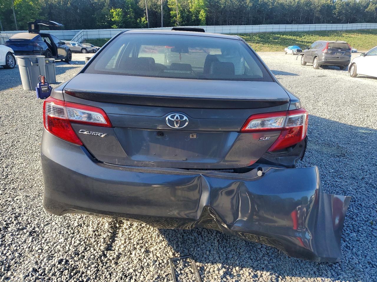 2013 Toyota Camry Se - Фото 6