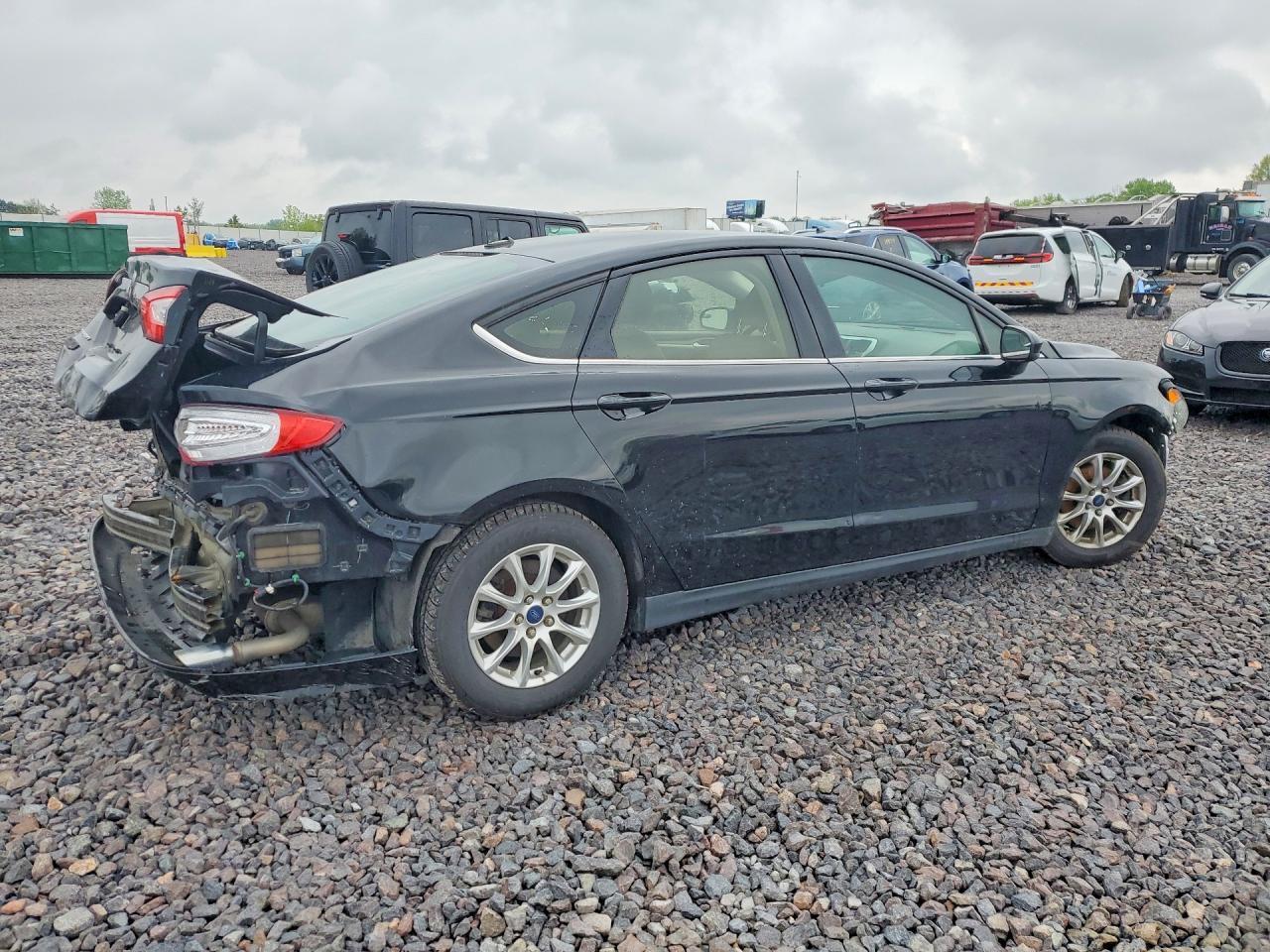 2016 Ford Fusion S - Фото 3