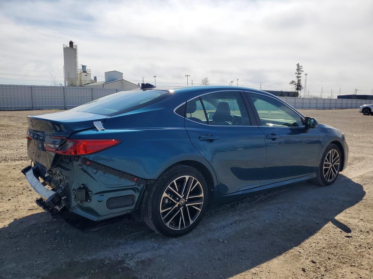2025 Toyota Camry Xle - Фото 3