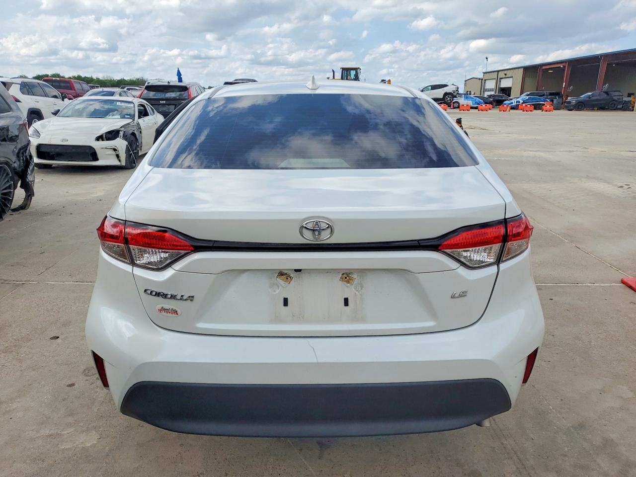 2023 Toyota Corolla Le - Image 6