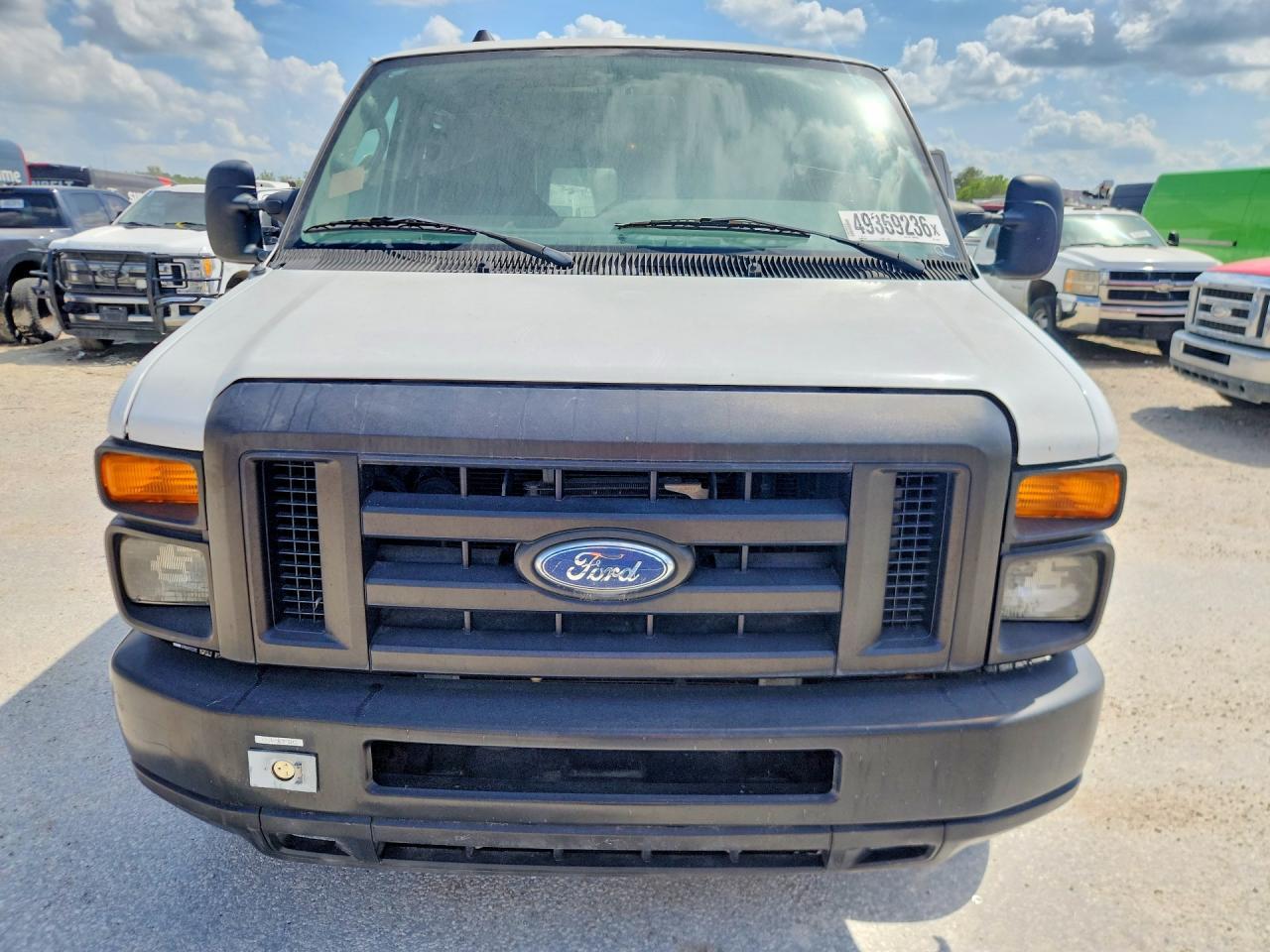 2011 Ford Econoline E250 Van - Фото 5