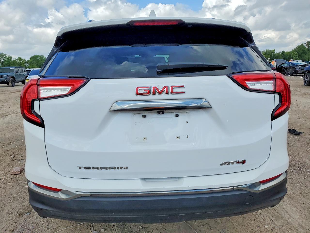 2022 GMC Terrain At4 - Image 6