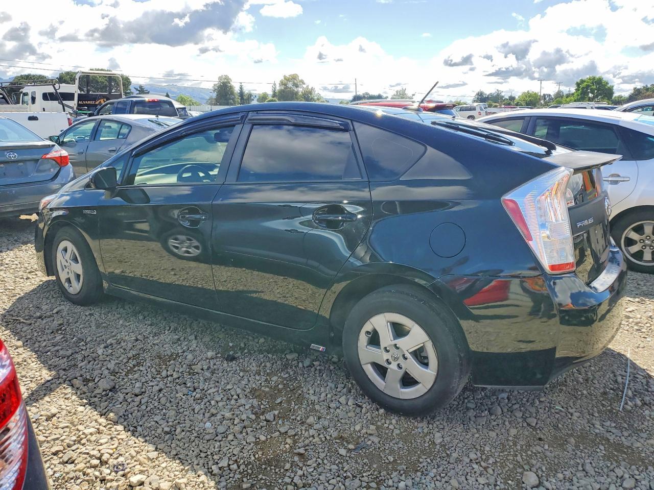 2010 Toyota Prius Iv - Image 2