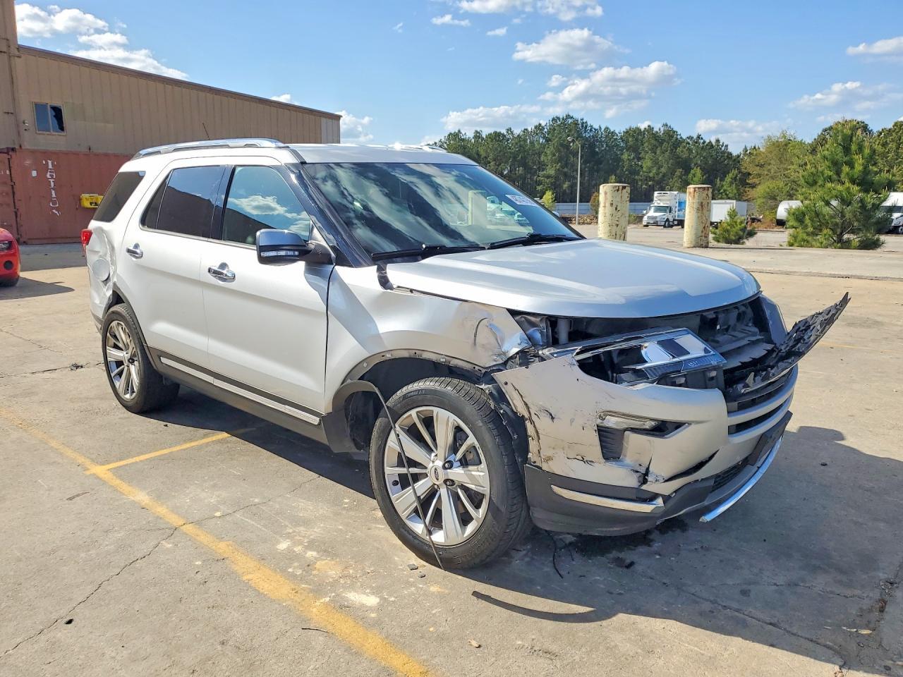 2019 Ford Explorer - Image 4