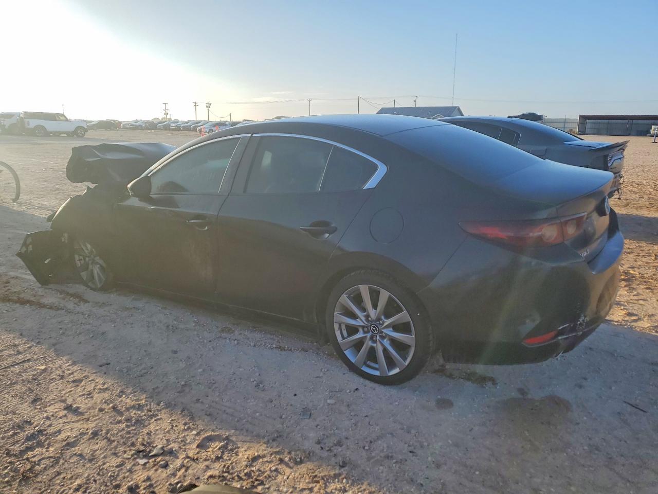2021 Mazda 3 Preferred - Фото 2