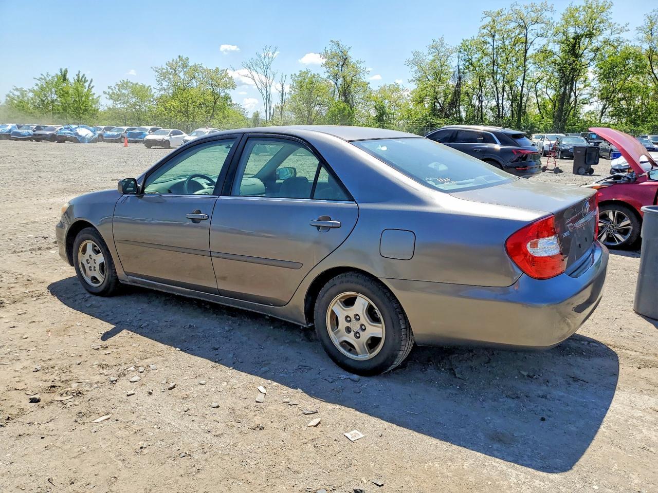 2003 Toyota Camry Le V6 - Фото 2