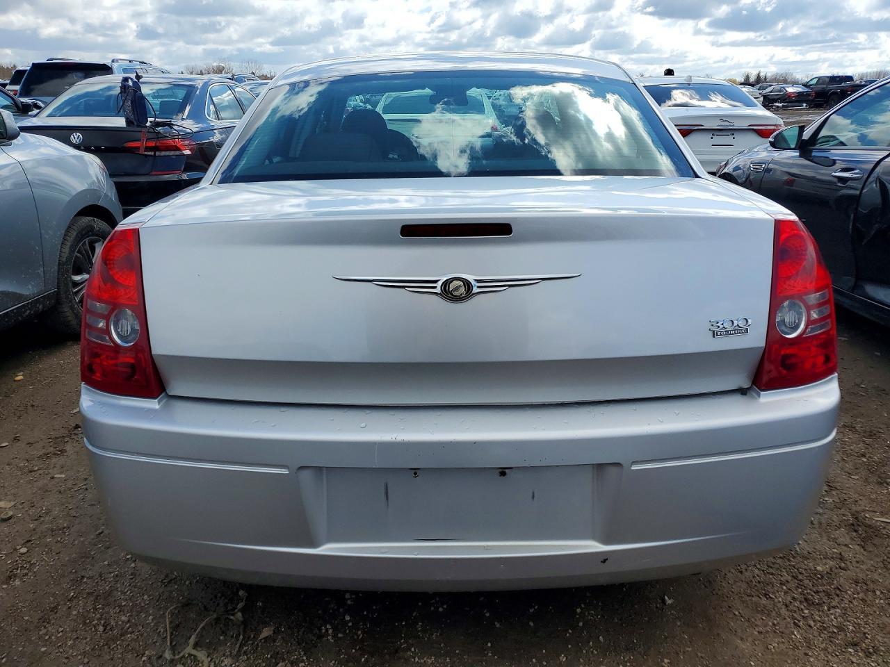 2009 Chrysler 300 Lx - Image 6