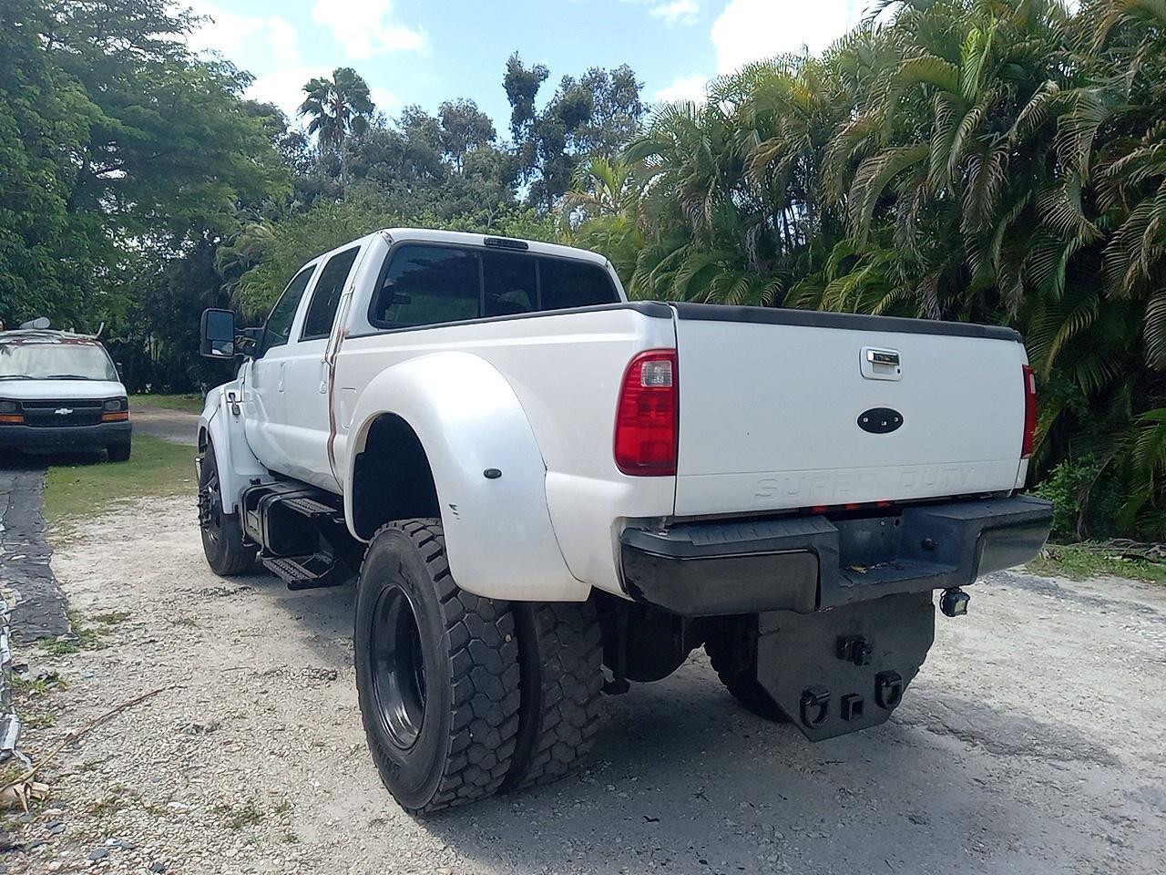 2001 Ford F650 Super Duty Truck Chassis Truck Cab And Chassis - Фото 3