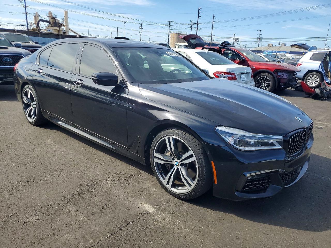 2018 BMW 750 I - Фото 4