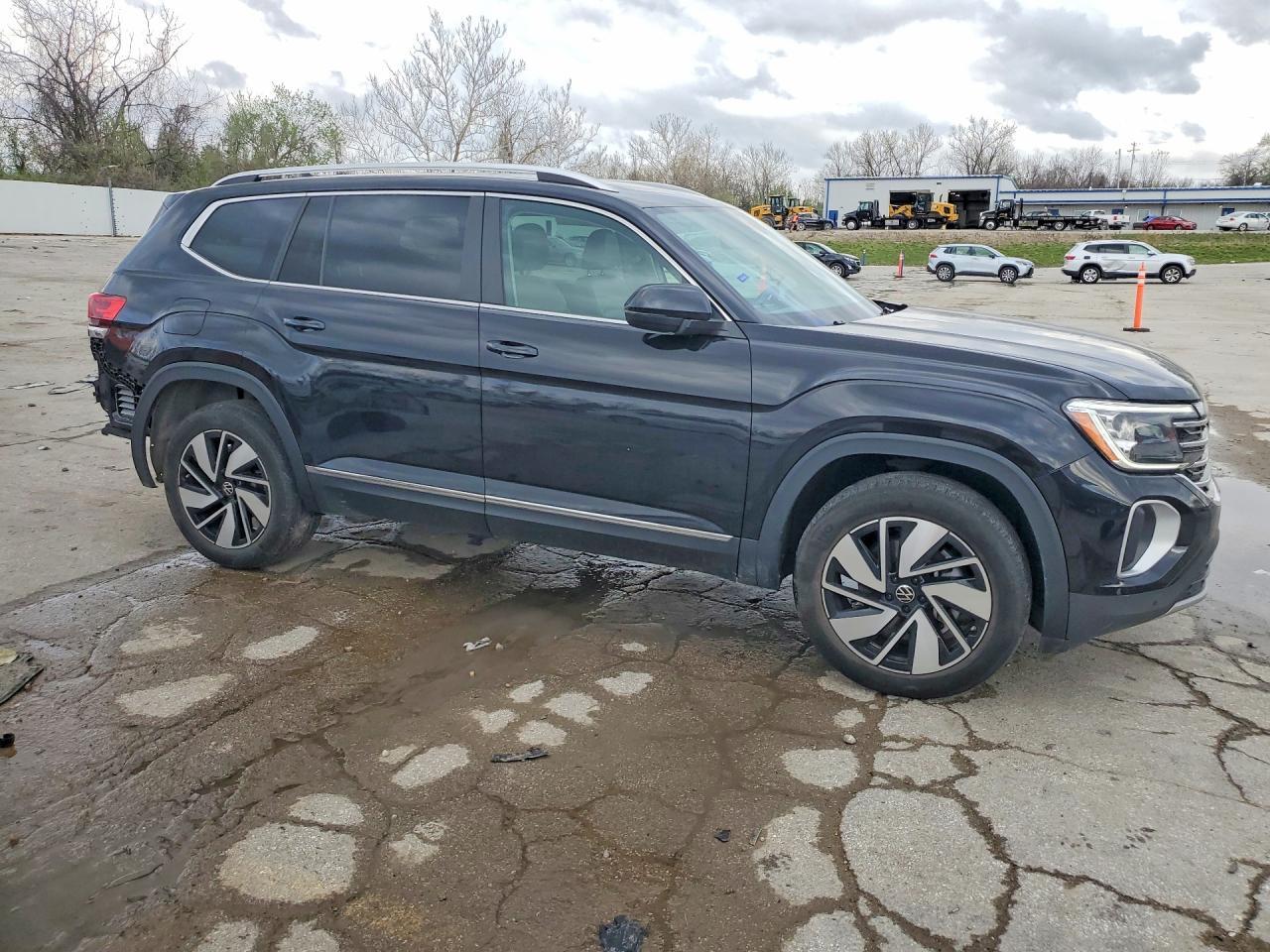 2024 Volkswagen Atlas Sel - Image 4