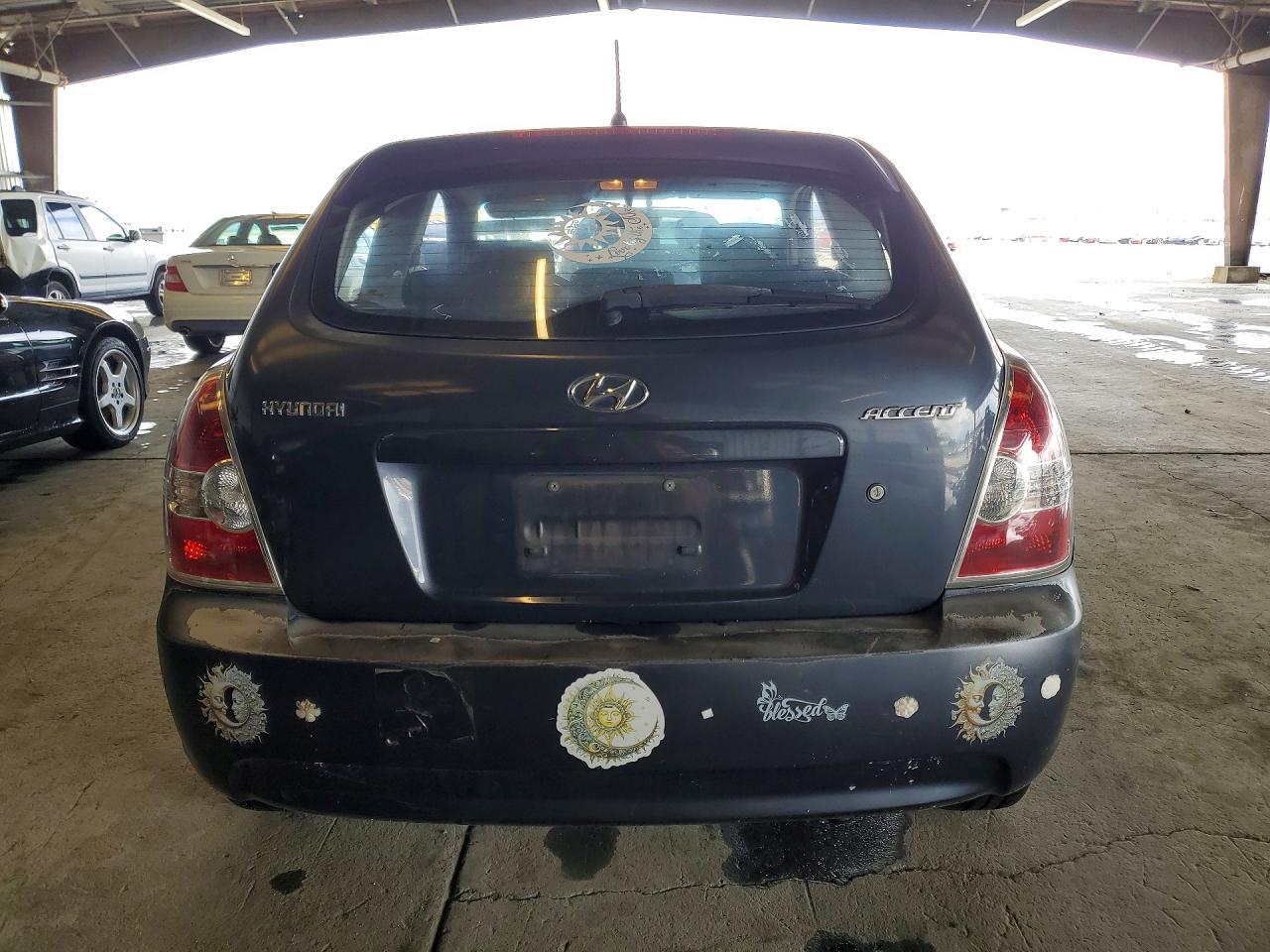 2010 Hyundai Accent Gs - Image 6