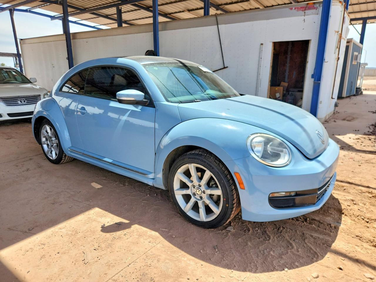 2012 Volkswagen Beetle - Фото 4