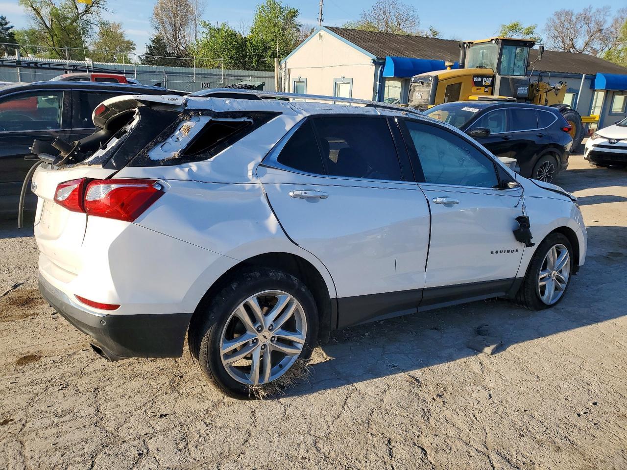 2019 Chevrolet Equinox Premier - Image 3