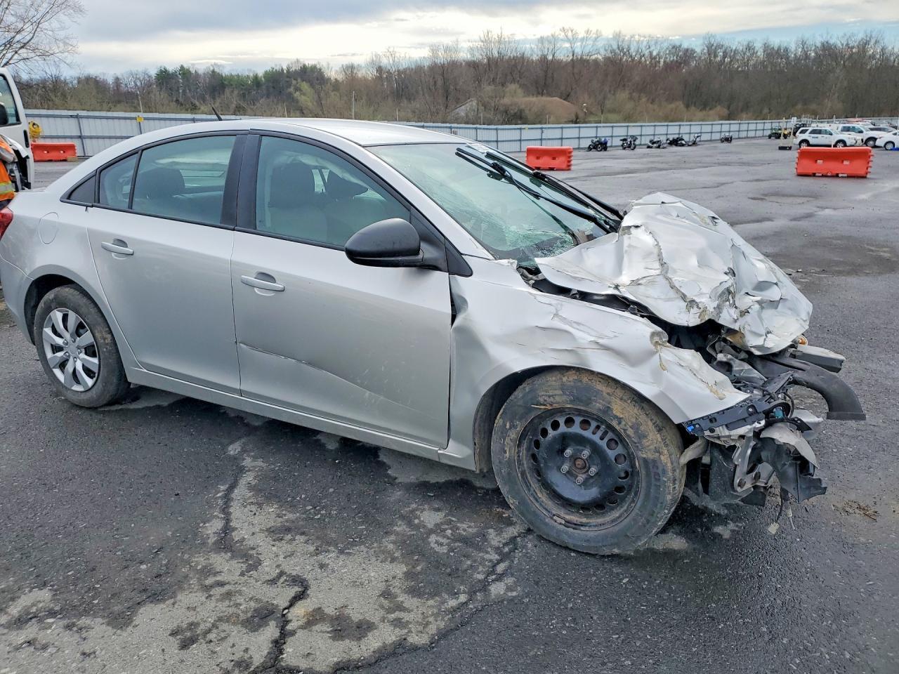2014 Chevrolet Cruze Ls - Фото 4